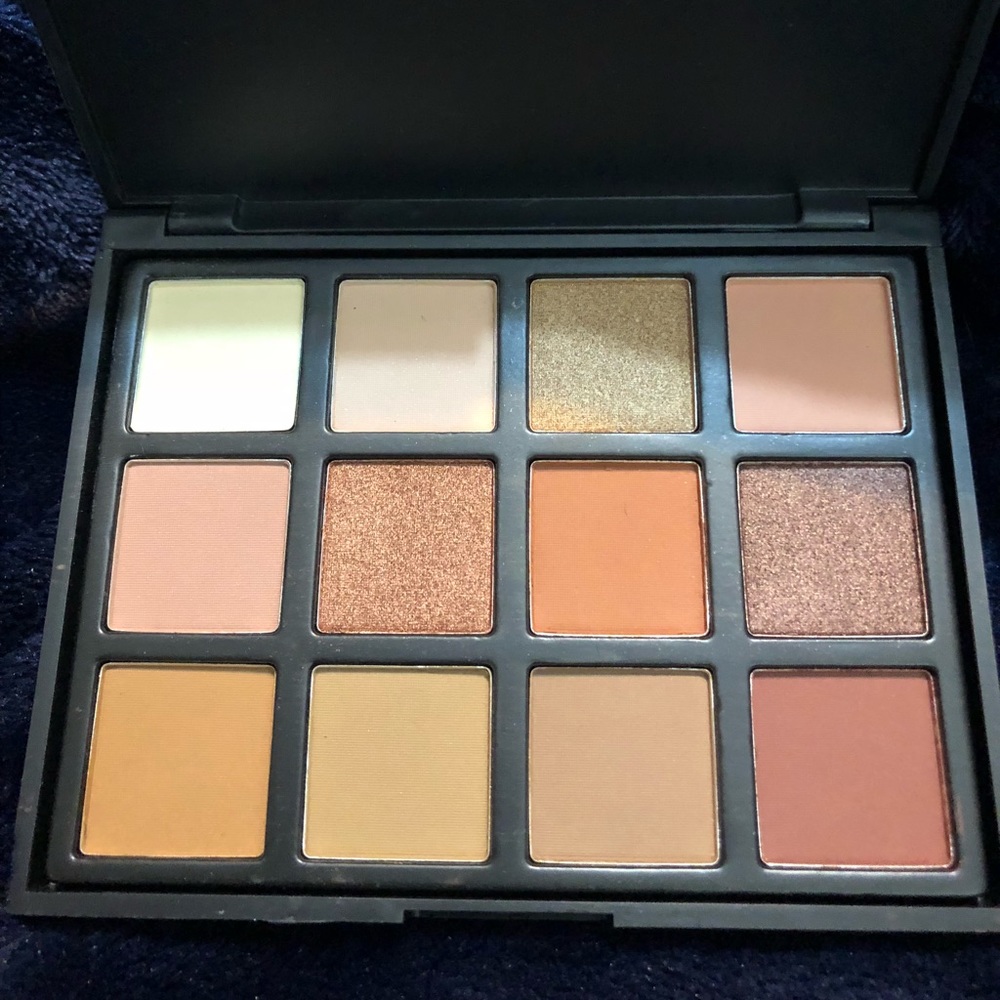 Nue LARITZY Cosmetics Palette